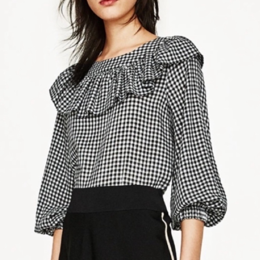 Zara Black & White Gingham Long Sleeve Top - Ruffle Plaid Neckline
MEDIUM - Picture 1 of 14
